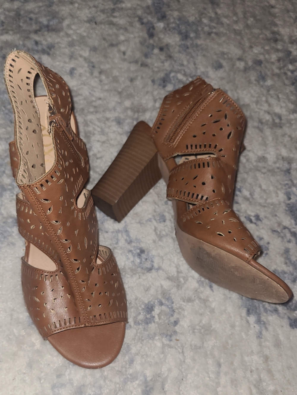 XOXO Women's Brown Cutout Block Heel Sandals